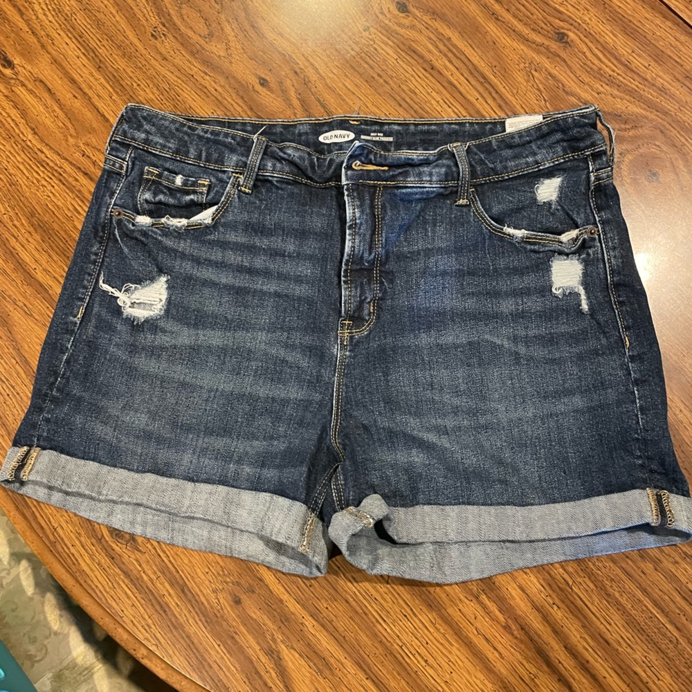 Old Navy Women’s High Rise Secret Slim Pockets Shorts